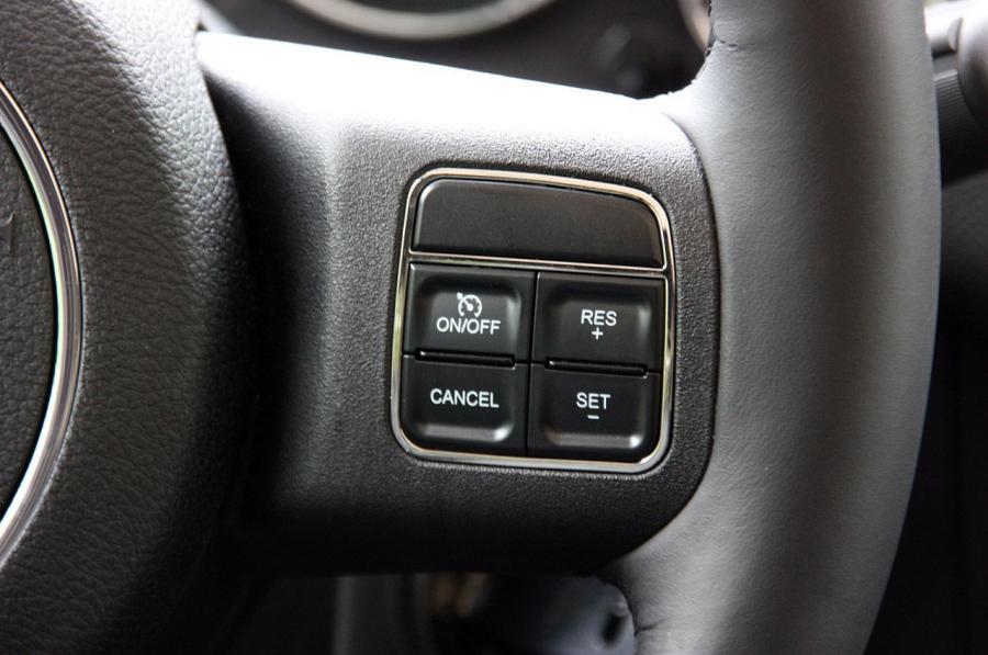  Jeep Wrangler Hemi AEV 2011 года  (фото 9 из 58)